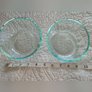 Set of Two Vintage 70s Pyrex Green Glass Bowls